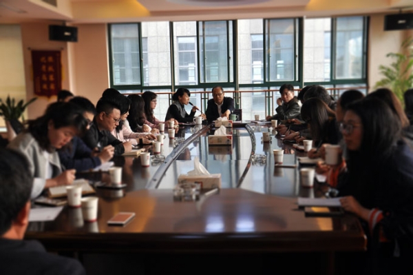华体会·体育(huatihui.com)官方网站
集团召开2017年度年轻人才培养专题座谈会