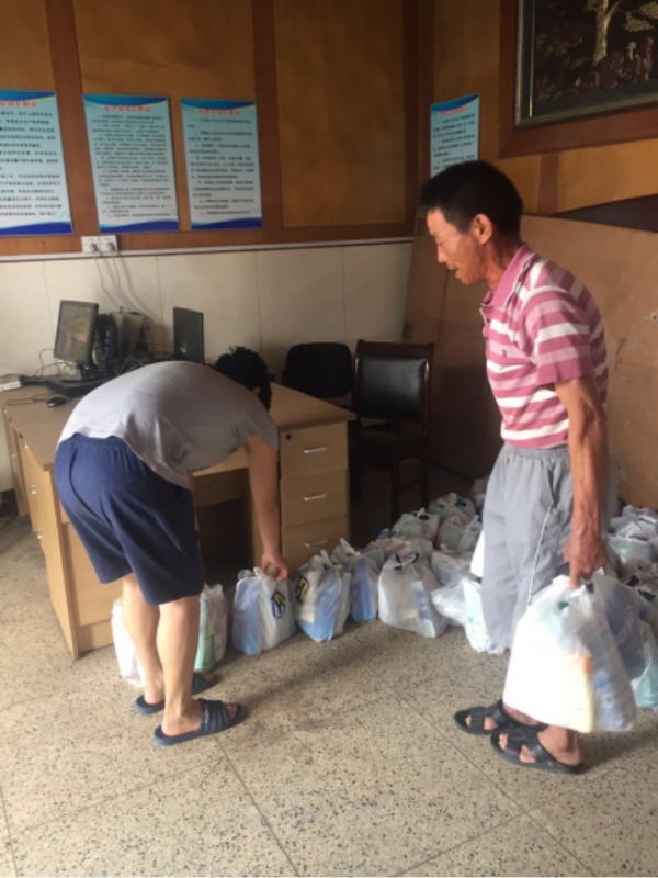 三伏高温送清凉  致敬一线华体会·体育(huatihui.com)官方网站
人